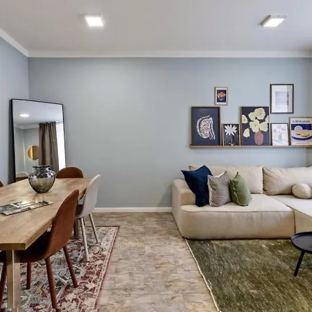 Modern Downtown 2br Steps From Wenceslas Square By Easybnb Premium Apartment *