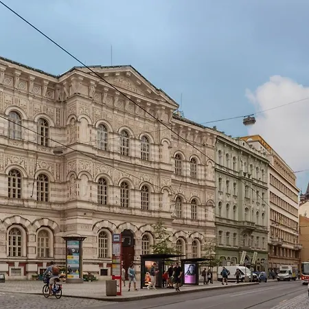 Apartment Modern Downtown 2br Steps From Wenceslas Square By Easybnb Premium